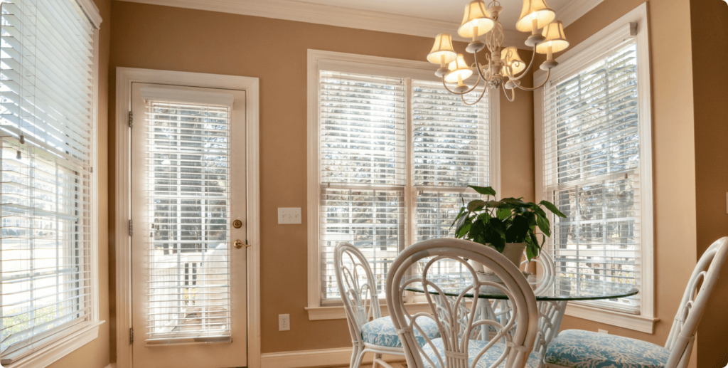 PLANTATION SHUTTER